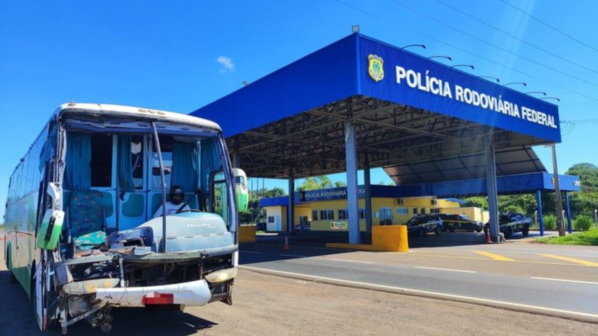 Onibus-quebrado-Foto-PRF