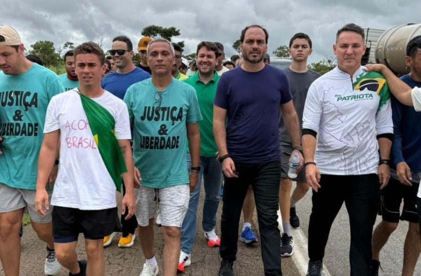 f3038c92-nikolas-ferreira-gustavo-gayer-carlos-bolsonaro-e-zucco.-ft-divulgacao