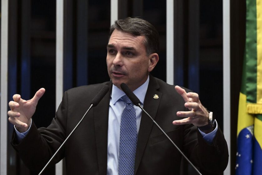flavio-bolsonaro-no-senado