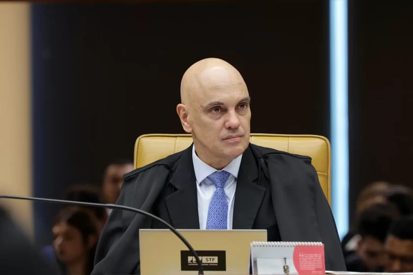 moraes.jpg