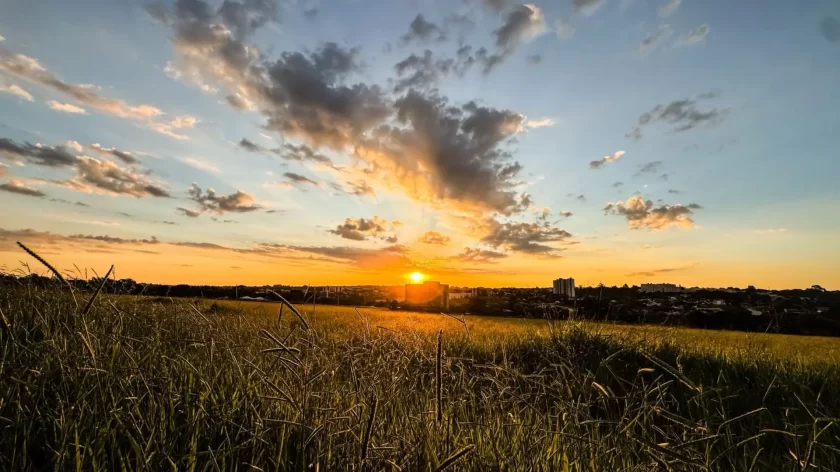 por-do-sol-nuvens-sol-calor-baixa-umidade-tempo-clima-1.jpg